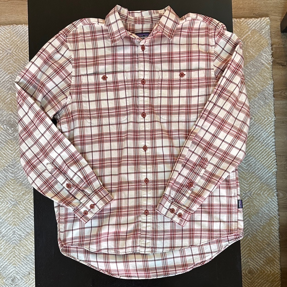 Patagonia red and white plaid casual button down shirt